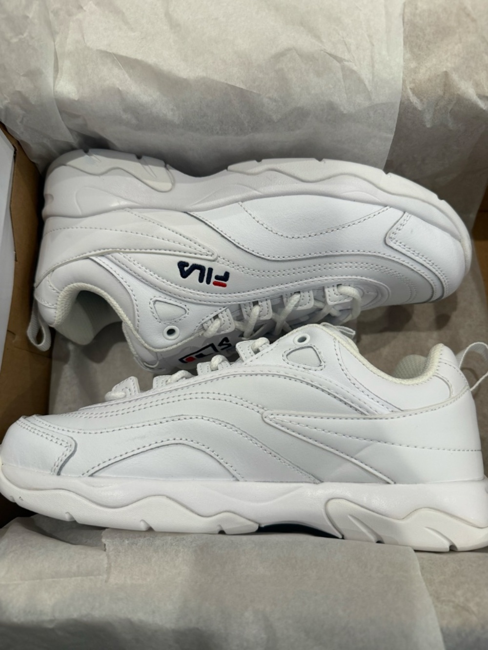 Fila Womens Disarray Performance Fitness Athletic Shoes SZ : 7 Medium (B,M) NWT